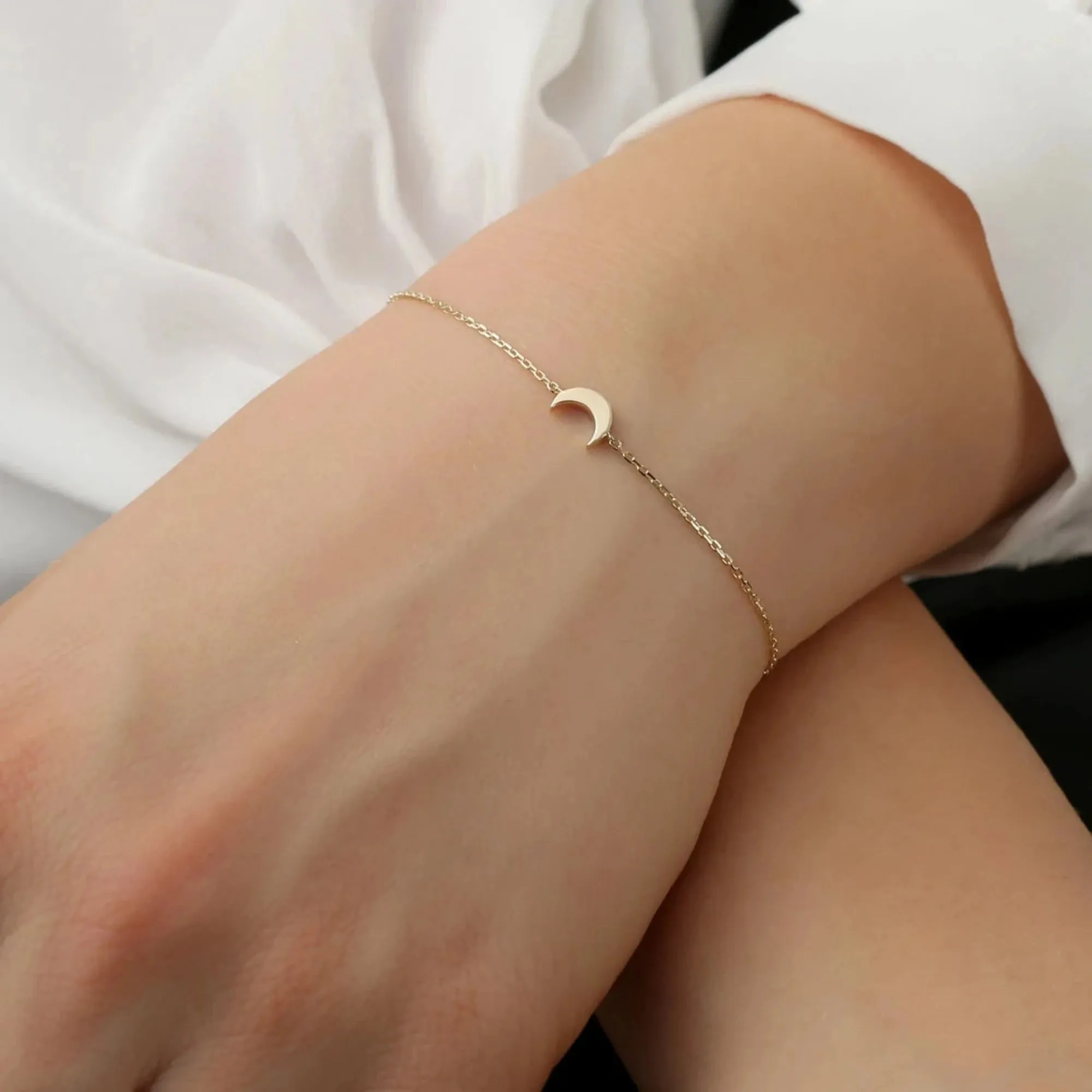 Crescent Moon Bracelet, Luna