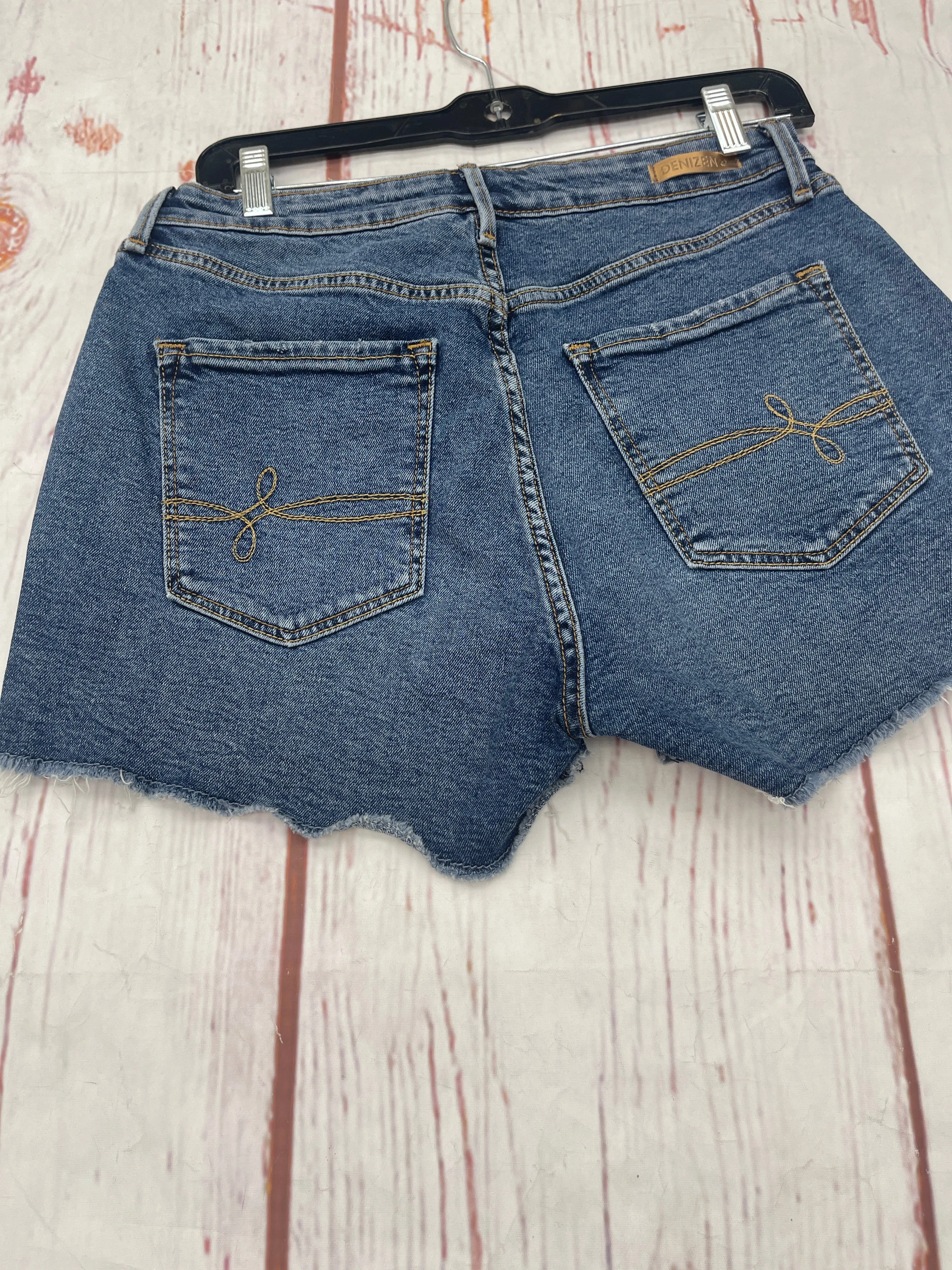 Denim Shorts Levis, Size 4