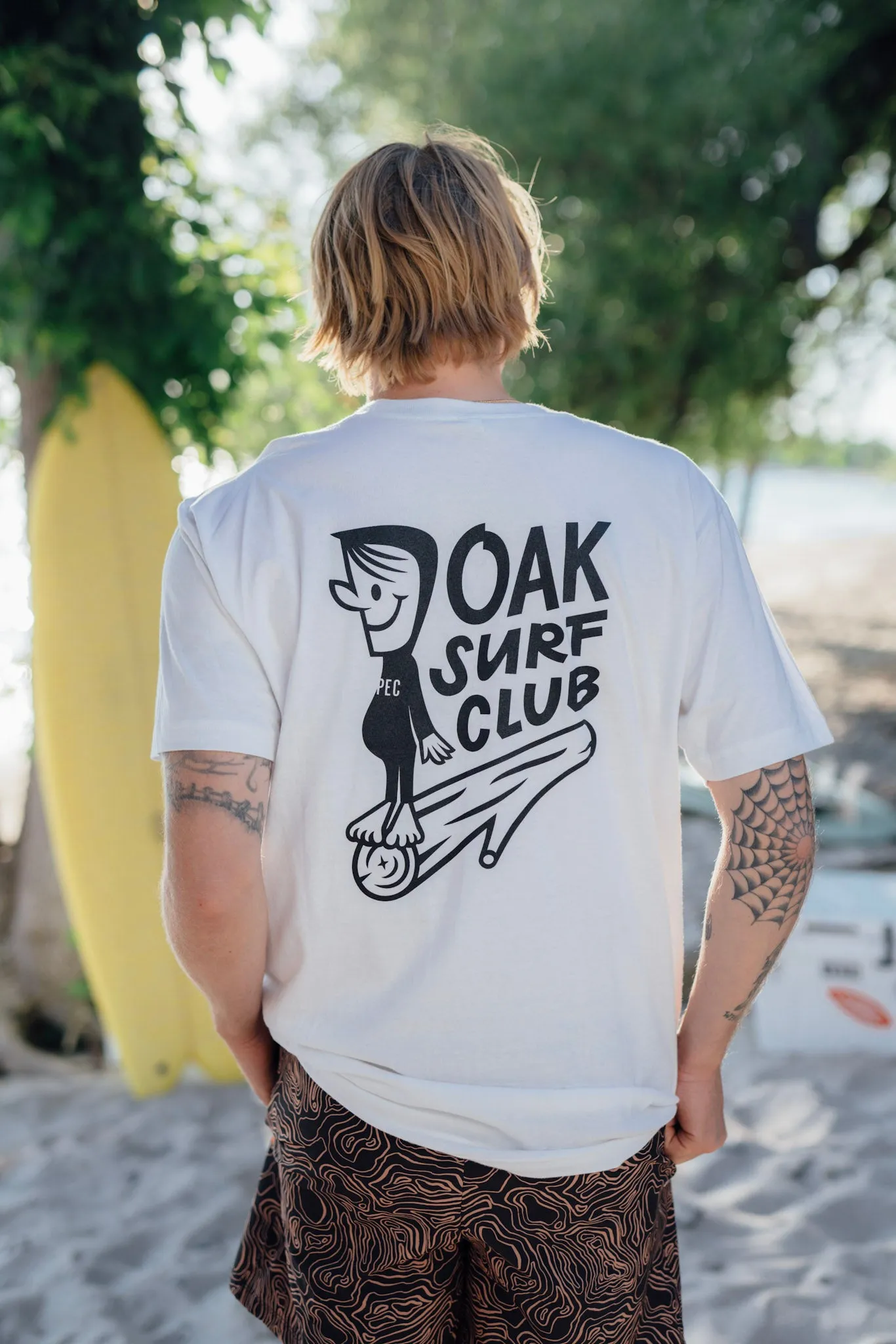 OAK SURF CLUB UNISEX GROVER TEE - WHITE