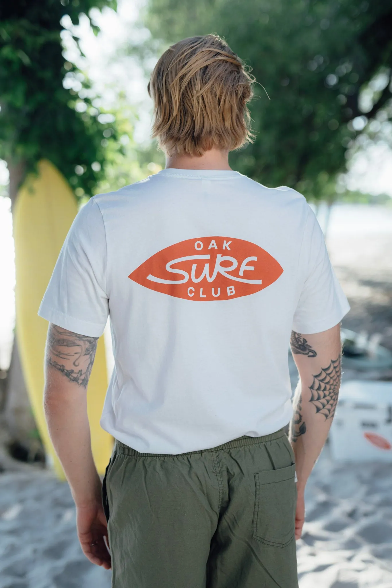 OAK SURF CLUB UNISEX OG TEE - WHITE/RED